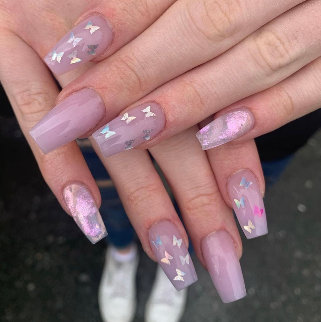 Holographic Butterflies