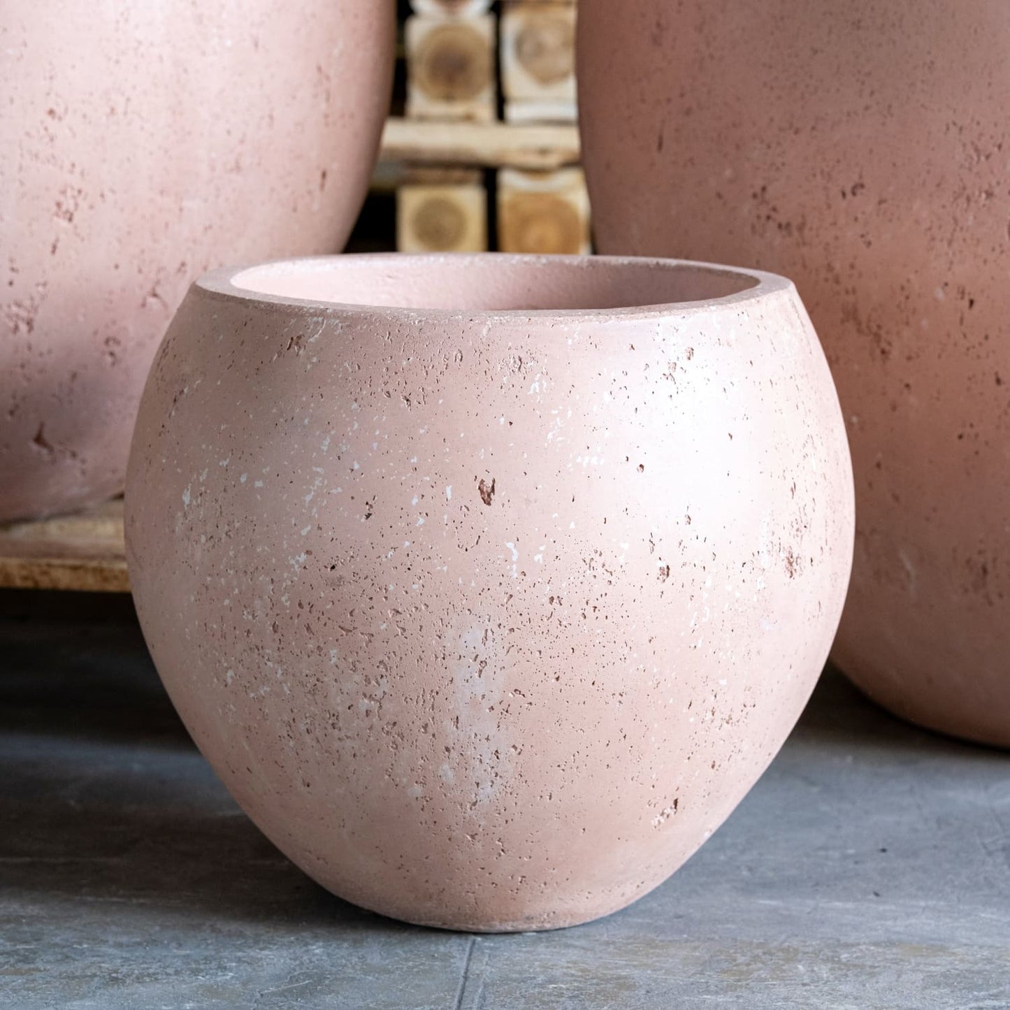 Orbello | Blushstone – 35cm Medium Concrete Sphere Planter – 25L Round Plant Pot